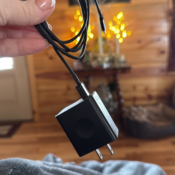 Like new orange/coral nintendo switch lite 32GB. Handheld.Excellent t condition. - Picture 3 of 5